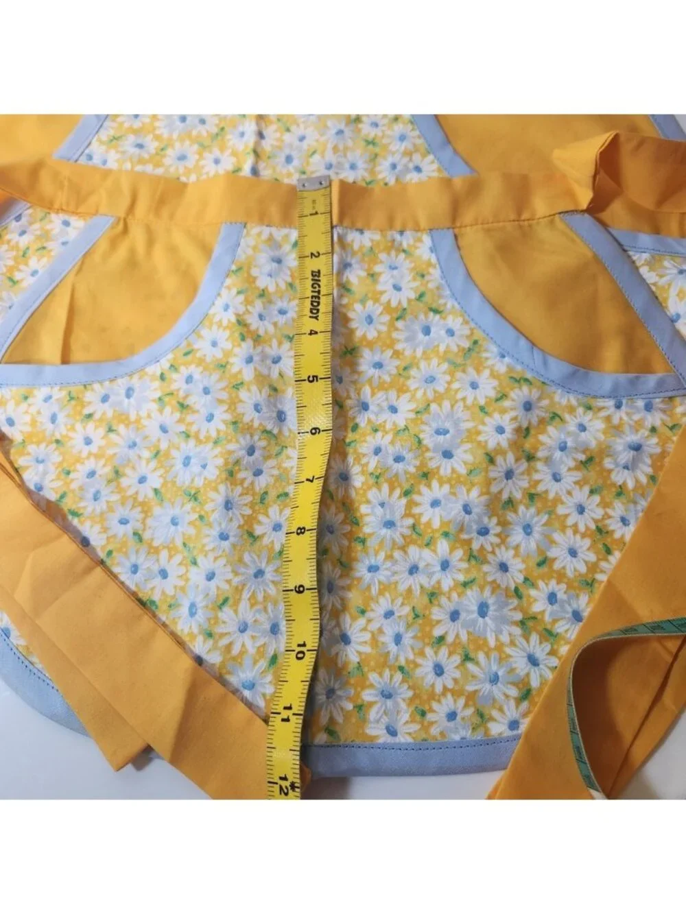 Stunning Mother and Me Handmade  Floral Daisy Half Apron Set Cottagecore Retro